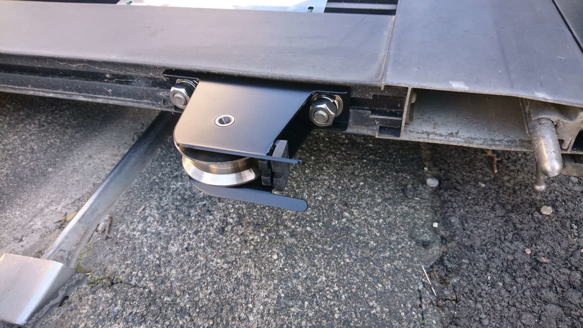 門扉キャスター交換なら名古屋市港区のエクステリアの窓口名古屋市港区